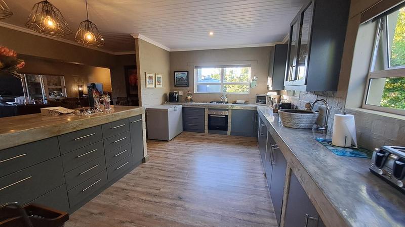 6 Bedroom Property for Sale in Stilbaai Wes Western Cape